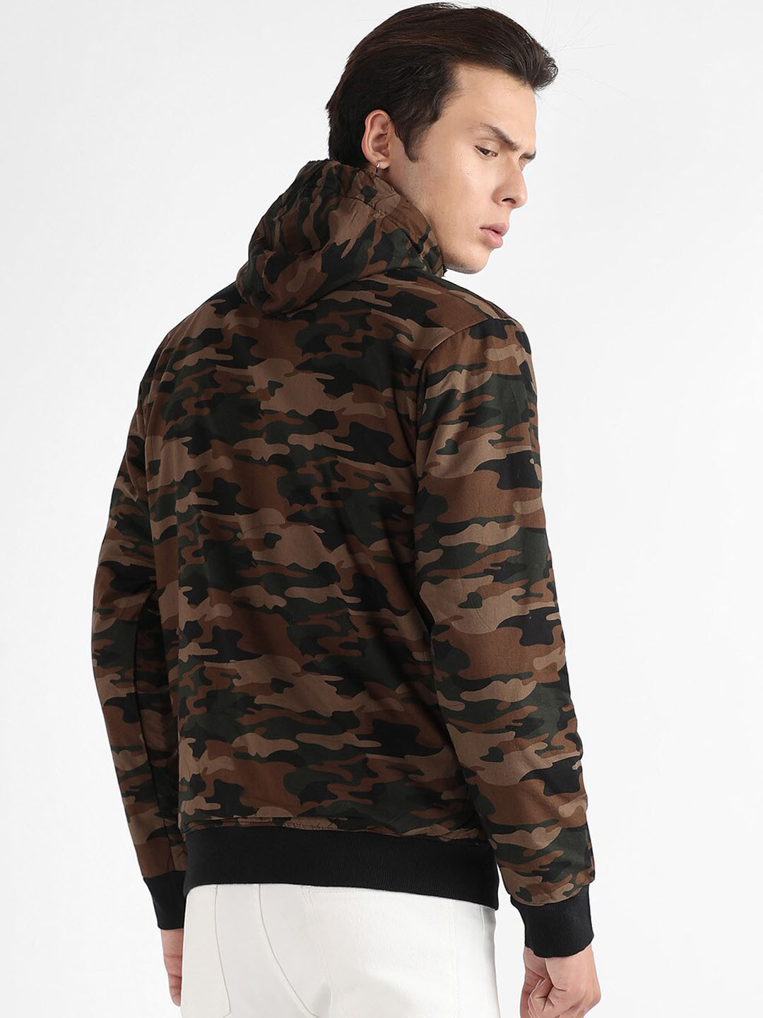 Campus Sutra Camouflage Printed Hooded Windcheater Crop Cotton Bomber Jacket - Image 4